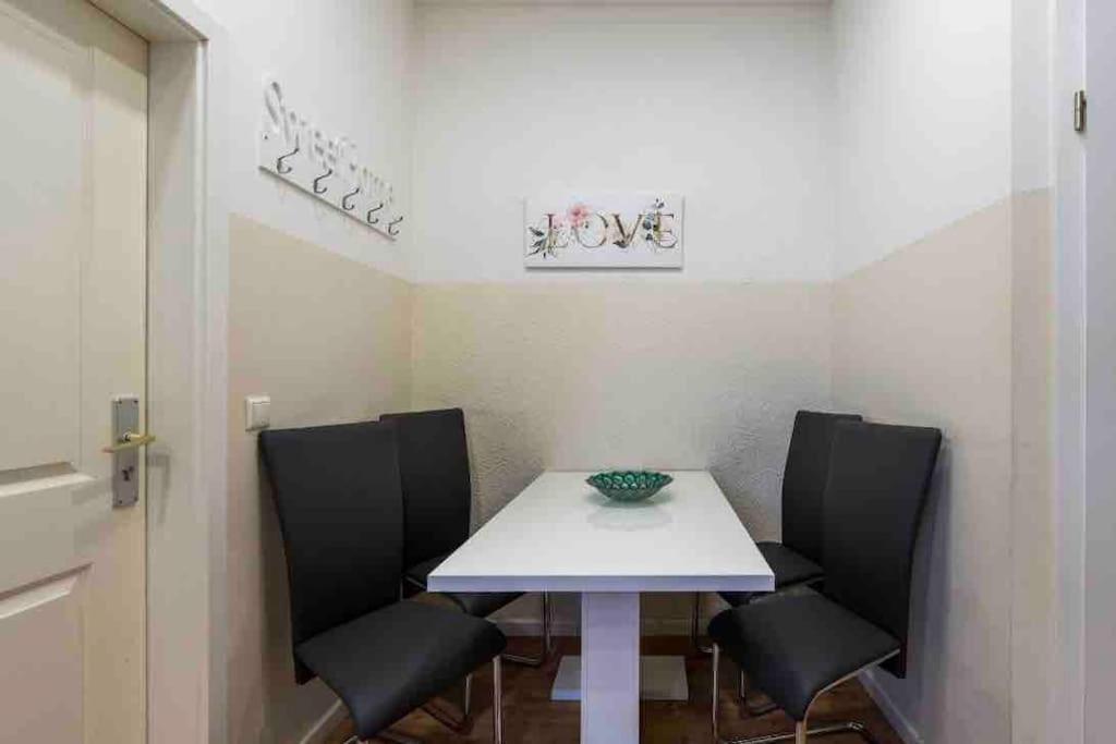 Big Fancy Apartments City Center Berlin Extérieur photo